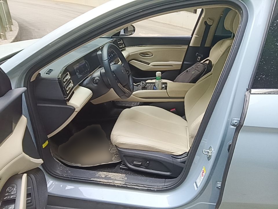 BYD Qin L 2024 DM-i 80KM Beyond Model — снимка 17