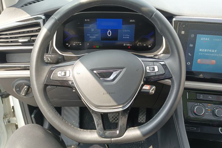 Used Jetta VS7 2023 280TSI Automatic Trend Edition Steering Wheel