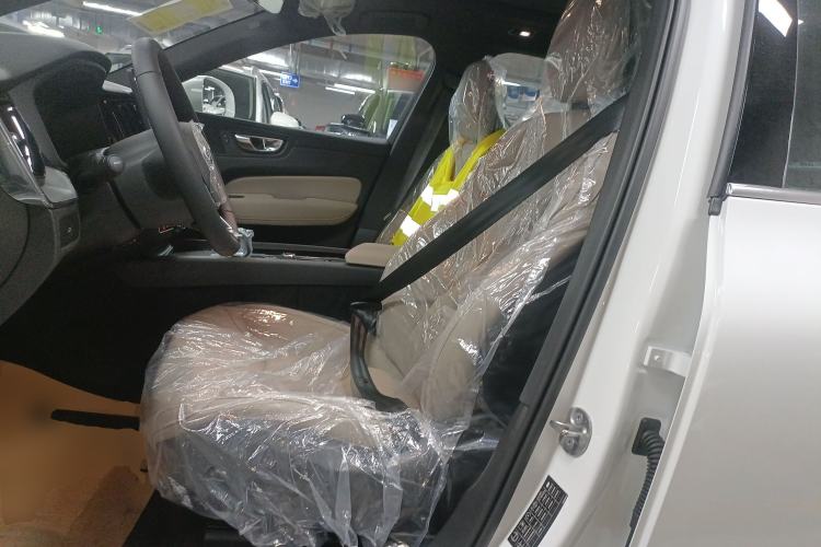 Used Volvo XC60 2026 B5 4x4 Smart Luxury Edition