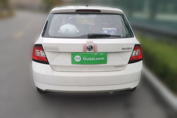 Used Skoda Fabia 2016 1.4L Automatic Car Enjoy Edition
