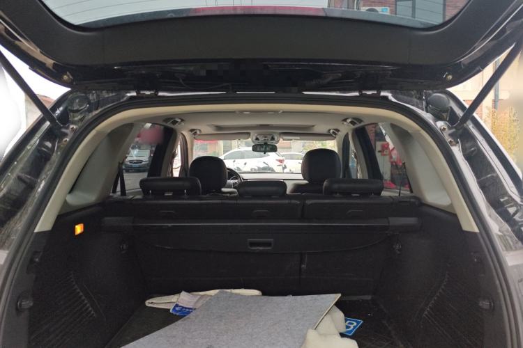 Used Haval H8 2015 2.0T Two-Wheel-Drive Standard Version Trunk