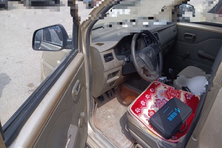 Used Wuling Rongguang V 2016 1.2L Practical Model Non-Power-Assisted Driver Seat