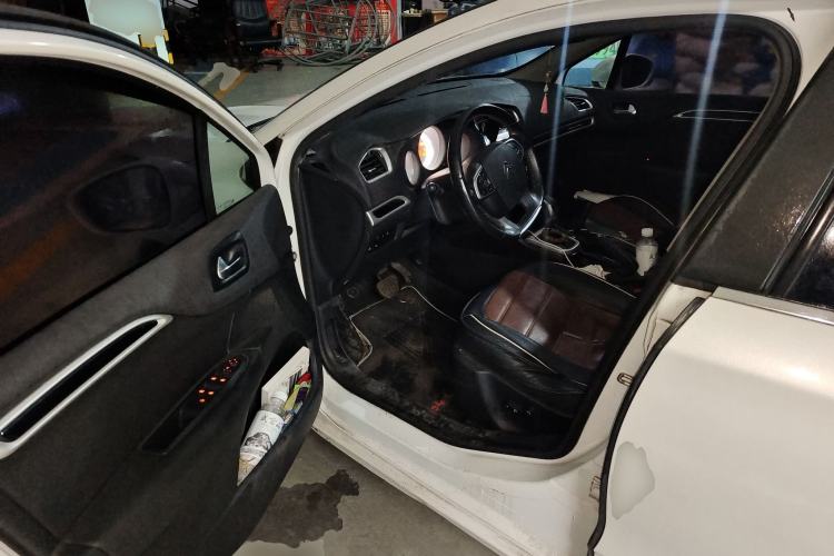 Used Citroen C4L 2015 1.2T Automatic Luxury Edition Driver Seat