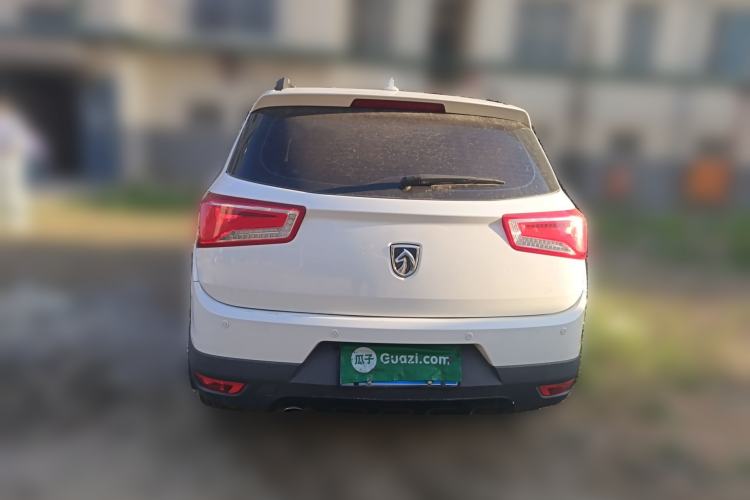 Used Baojun 560 2015 1.8L manual Comfort trim level
