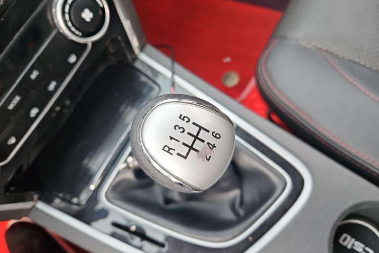 Used Leopaard CS10 2015 2.0T Manual Supreme Edition Gear Lever