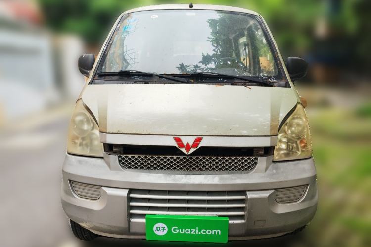 Used Wuling Rongguang 2011 1.2L Base Version
