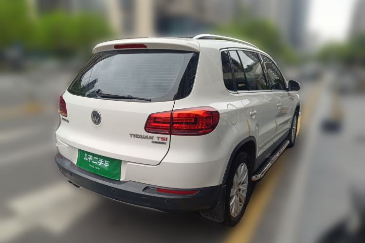 Used Volkswagen Tiguan 2013 1.8 TSI Automatic All-Wheel Drive Luxury Model Rear Right 45 Deg