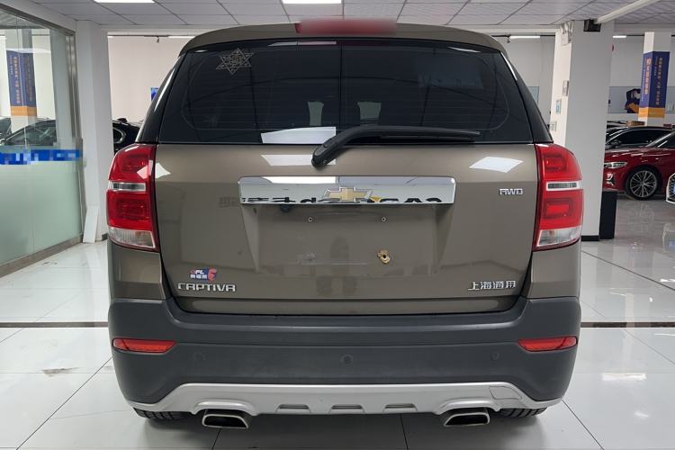 Used Chevrolet Captiva 2015 2.4L 4x4 Flagship Edition 7-Seater
