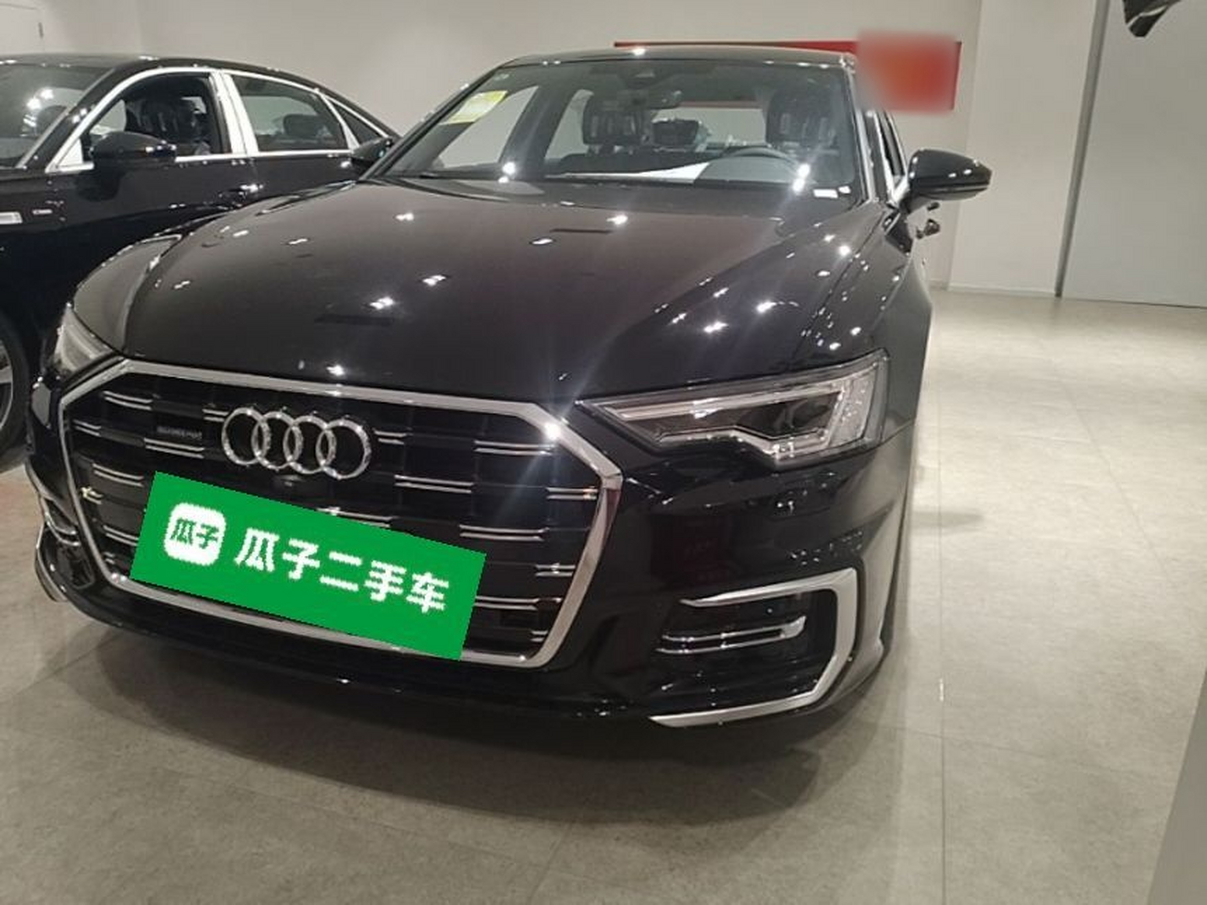 Unter der Vorderseite des Autos