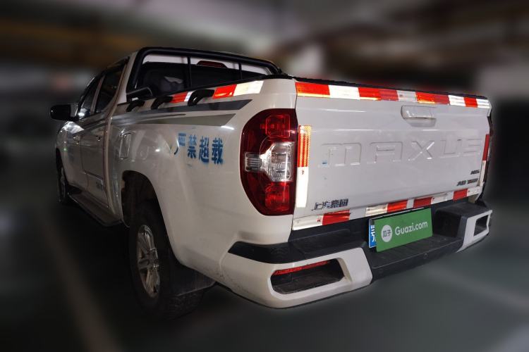 Used SAIC MAXUS T60 2017 2.8T Diesel Manual 4x4 High-Ride Comfort Edition Long Wheelbase China V Standard