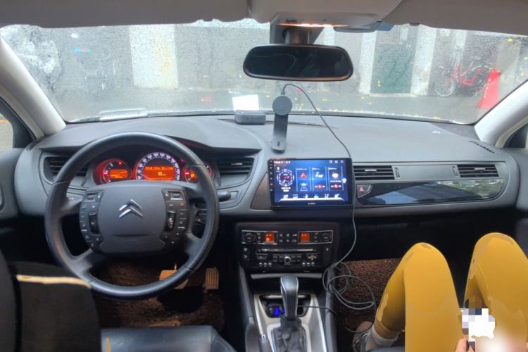 Used Citroen C5 2011 2.3L Automatic Zunyu Version Center Console