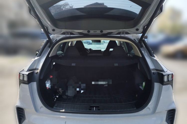 Used Lynk & Co 06 EM-P 2022 PHEV 84 km Range Pro Version Trunk