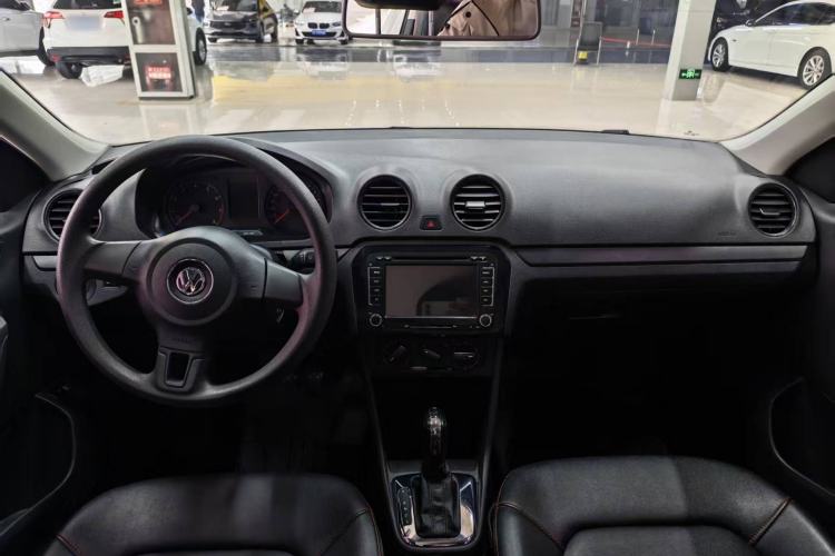 Used Volkswagen Jetta 2015 Value Edition 1.6L Automatic Fashion Version
