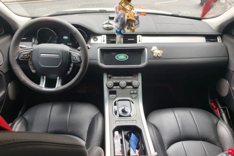 Used Land Rover Range Evoque 2018 240 PS SE Smart Brilliance Edition Center Console