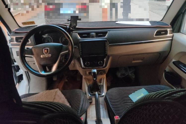 Used Jinbei New Hiace X30L 2021 1.5L Business-Grade Bus Non-Air-Conditioned Version China VI Standard SWC15M Center Console