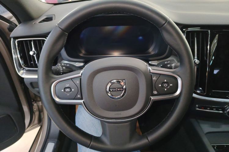 Used Volvo S60 2025 B4 Zhiyi Luxury Edition