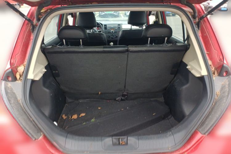 Used Nissan Tiida 2008 1.6L Automatic Fashion Edition Trunk