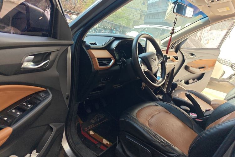 Used Wuling Hongguang S3 2018 1.5T Manual Luxury Model China V Standard