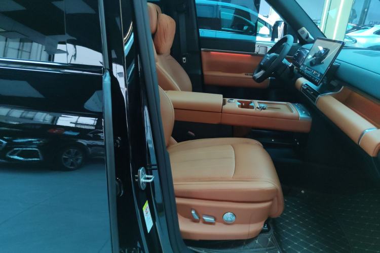 Used Formula Leopard Tai 7 2025 Model 200 km Two-Wheel Drive Max Edition
