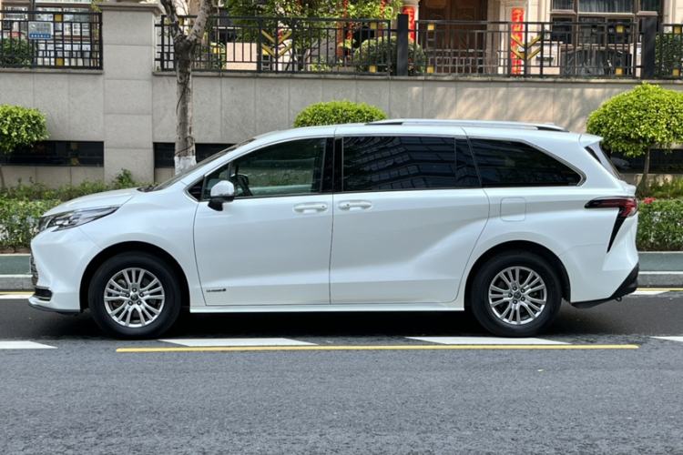 Used Toyota SIENNA 2021 2.5L Hybrid Comfort Edition