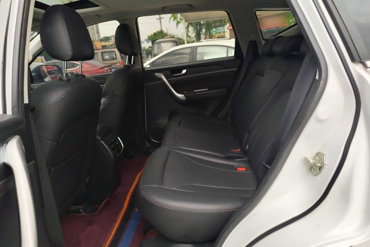 Used Haval M6 2019 1.5T DCT Two-Wheel Drive Elite Version China VI Standard Left Rear Seat