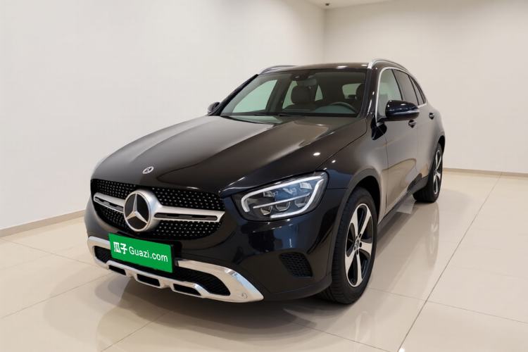 Ojetý Mercedes-Benz GLC 2022 GLC 260 L 4MATIC Luxury Model