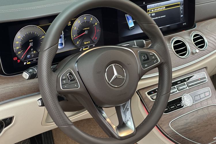 Used Mercedes-Benz E-Class 2018 Facelifted E 300 L Stylish Version Interior 3