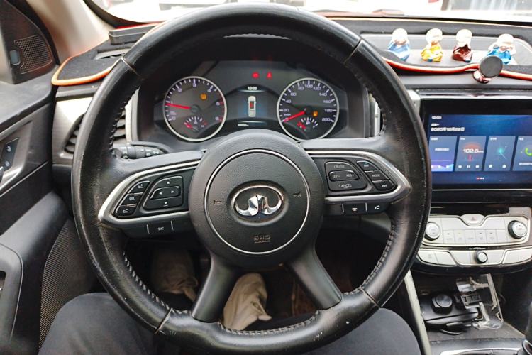 Used Great Wall Poer 2019 2.0T Commercial Version Manual Diesel Two-Wheel Drive Navigation Type Long Bed GW4D20M
