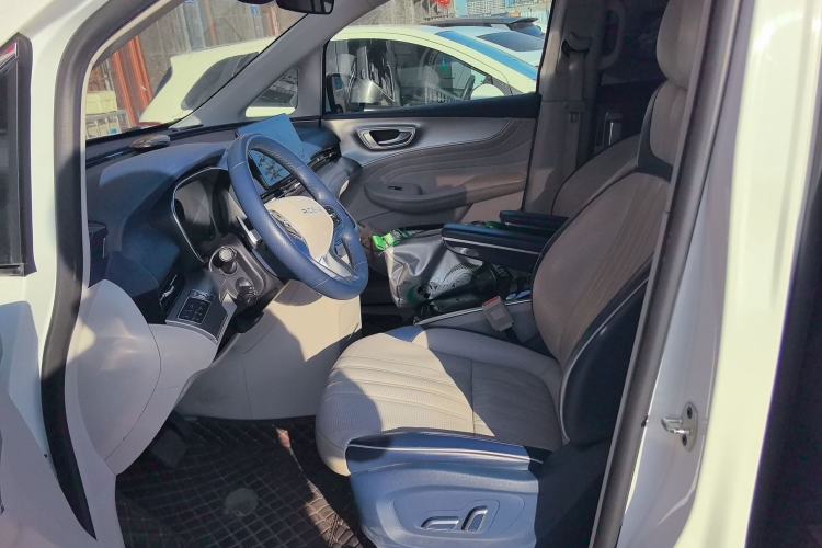 Used Roewe iMAX8 2021 400TGI Supreme Series Prestige Edition
