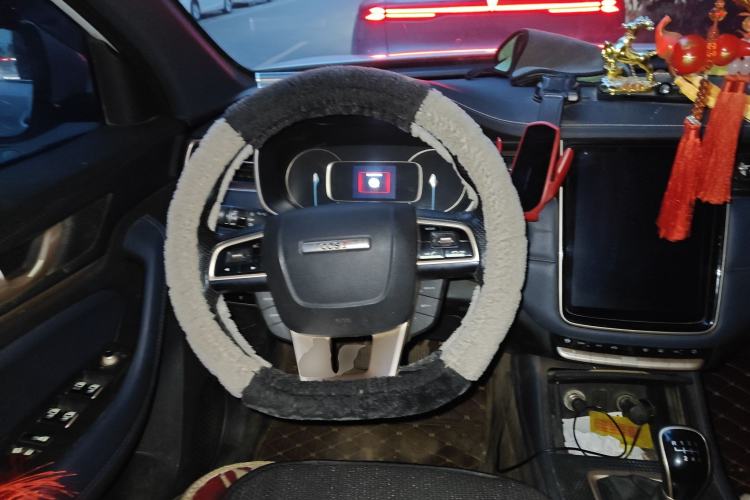 Used CHANGAN OSHAN COS1 2020 1.5T Manual Fashionable Smart Connectivity 7-Seater Steering Wheel