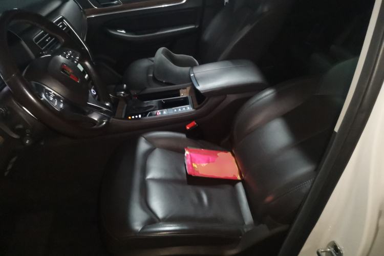 Used Roewe RX8 2018 30T Smart Connectivity Two-Wheel Drive Flagship Edition