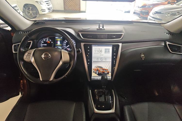 Used Nissan X-Trail 2015 2.0L CVT Comfort MAX Edition 2WD Center Console