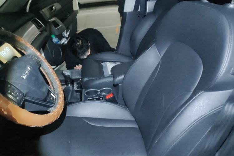 Used Haval H2 2017 Red-Label 1.5T Manual Two-Wheel Drive Luxury Model Left Front Seat