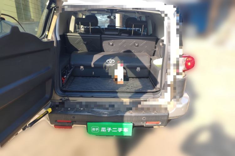 Used Toyota FJ Cruiser 
