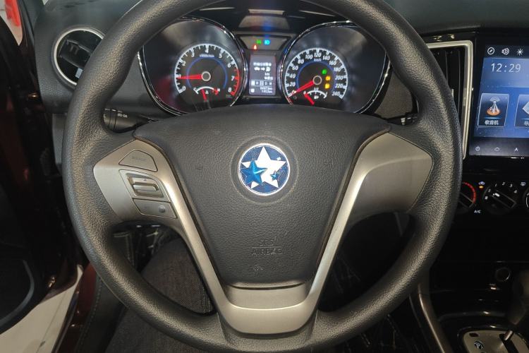 Used Venucia T70 2016 2.0L CVT Smart Choice Edition
