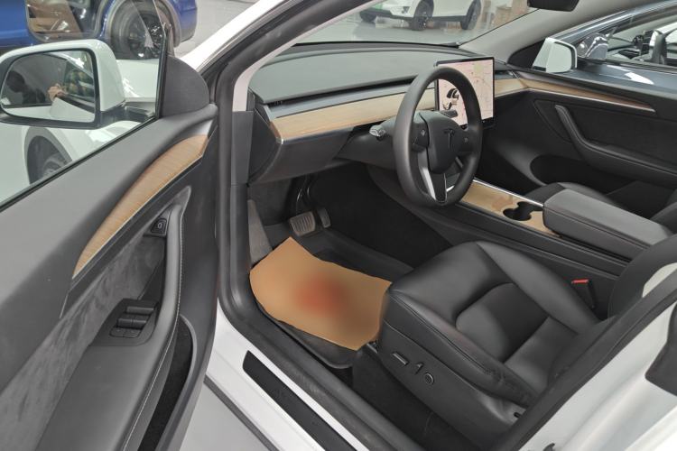 Used Tesla Model Y 2021 Long-Range All-Wheel-Drive Version Driver Seat