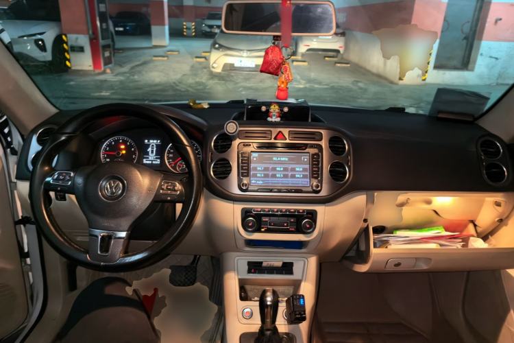 Used Volkswagen Tiguan 2012 1.8TSI Automatic Two-Wheel Drive Elite Edition Center Console