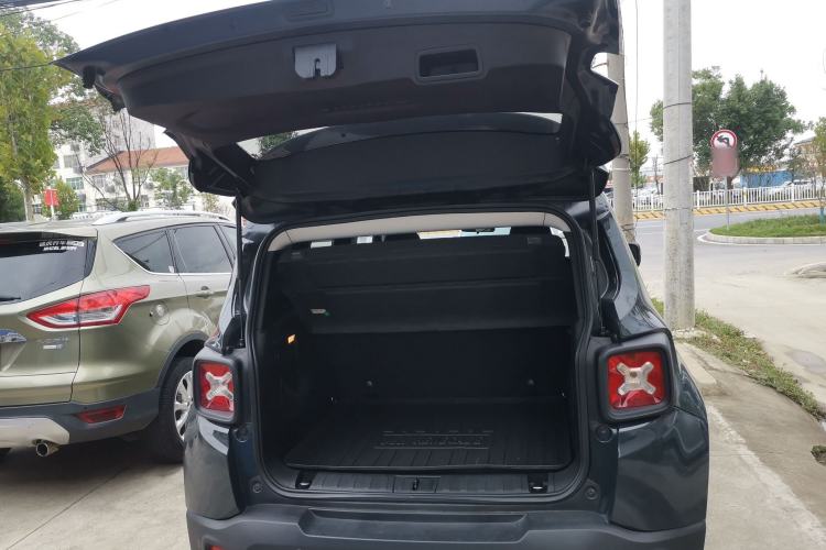 Used Jeep Renegade 2017 180T Automatic High-Energy Version