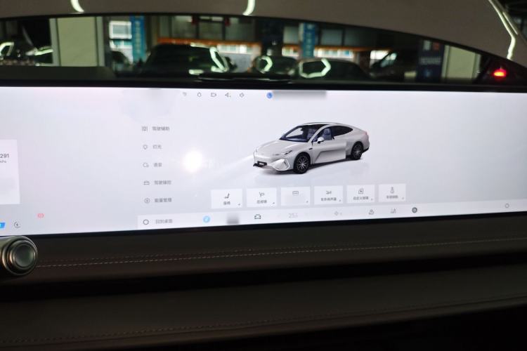 Used Geely Galaxy E8 2025 700 km Long-Range Intelligent Driving Version
