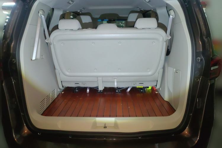 Used Buick GL8 2021 Land Cruiser Executive Class 652T Comfort Model Trunk