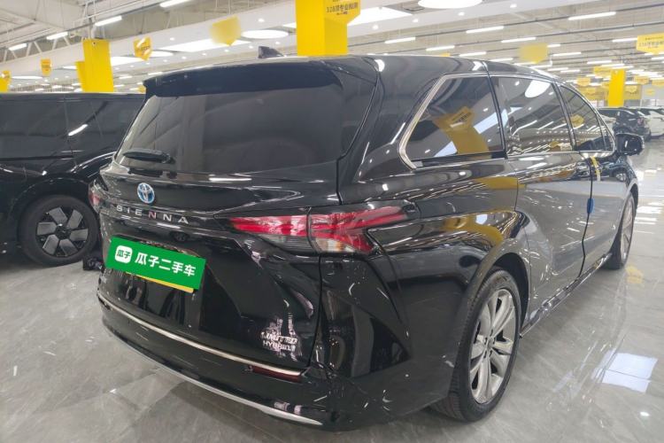 Used Toyota SIENNA 2021 2.5L Hybrid Premium Edition Rear Right 45 Deg
