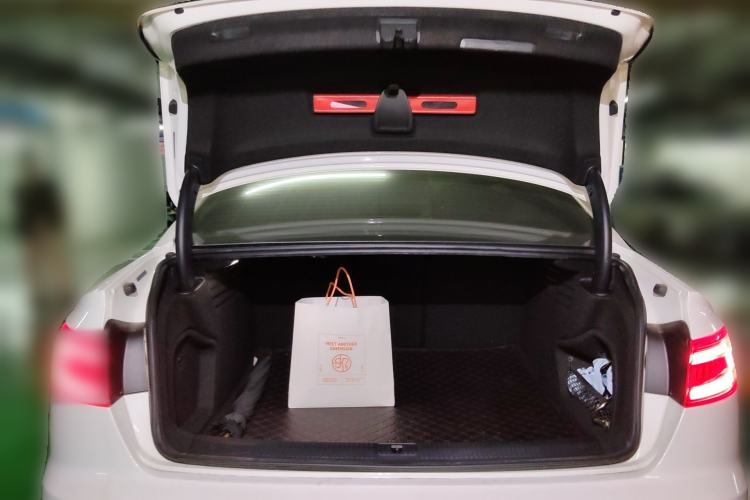 Used Audi A4L 2019 40 TFSI Ambition China VI Trunk