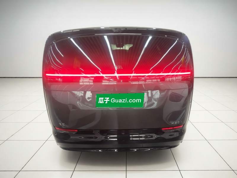 Used Li Auto MEGA 2025 Home Family Special Edition — 5