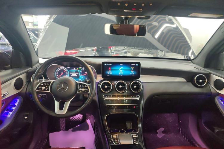 Used Mercedes-Benz GLC Coupe 2022 Refreshed GLC 260 4MATIC Coupe SUV Center Console