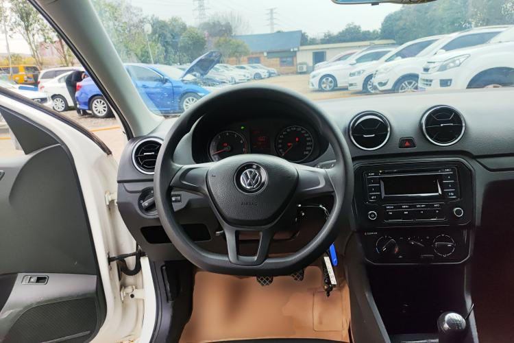 Used Volkswagen Jetta 2017 1.4L Manual Fashion Edition
