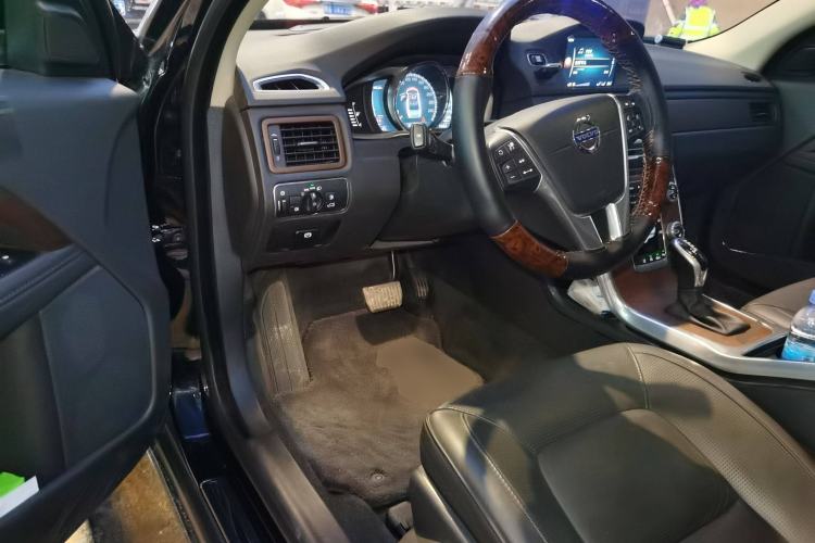 Used Volvo S80L 2015 2.0T T5 Smart Luxury Edition
