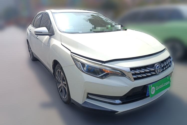 Used Venucia D60 2018 1.6L Manual Smart Connect Elite Edition Front Right 45 Deg