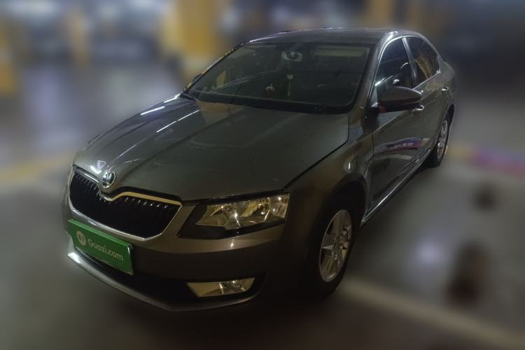 Used Skoda Octavia 2015 1.6L Manual Eado Edition