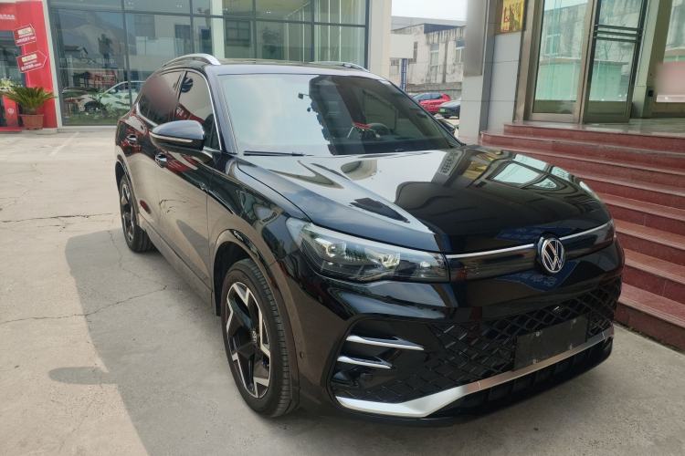 Used Volkswagen Tiguan L 2025 PRO 380TSI Two-Wheel-Drive R-Line Smart Edition
