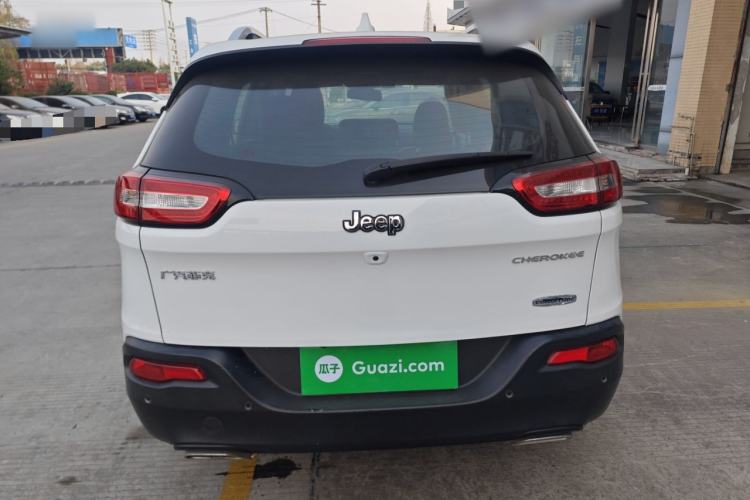 Used Jeep Cherokee 2017 2.0L Superior Edition